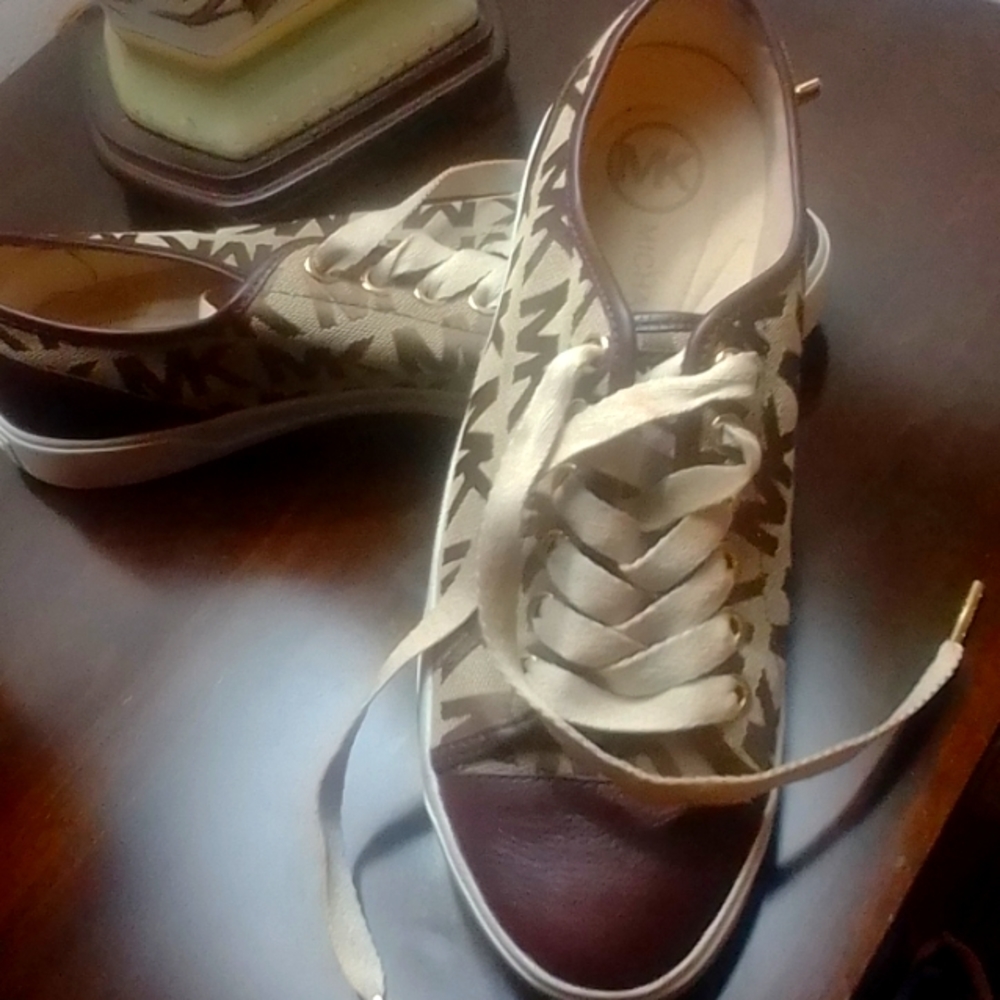 Mk shoes